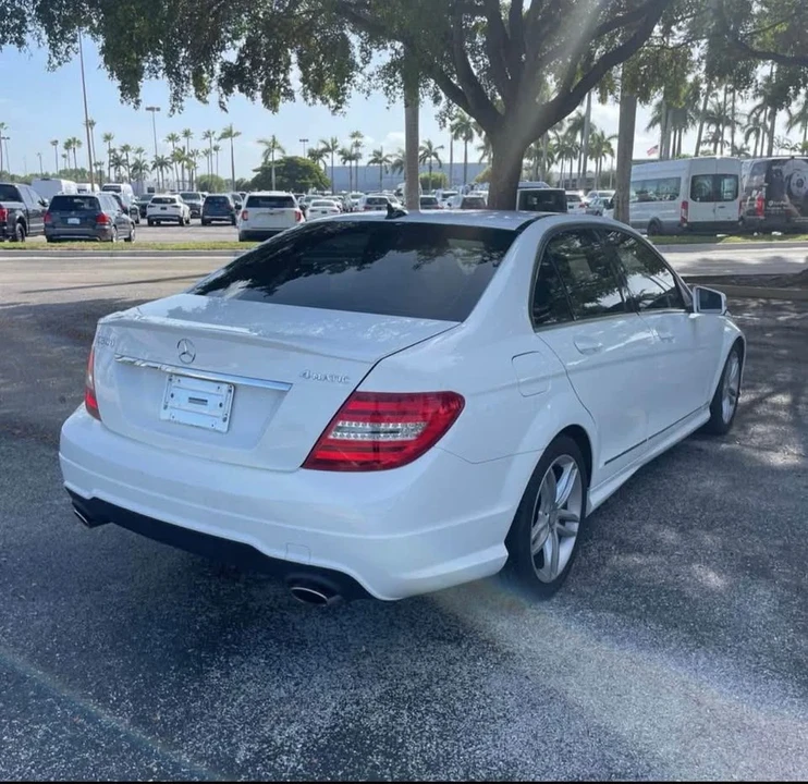 2014 Mercedes-Benz W204 C-Class - Image 5 of 15
