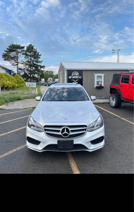 2014 Mercedes-Benz W212 E-Class - Image 2 of 17