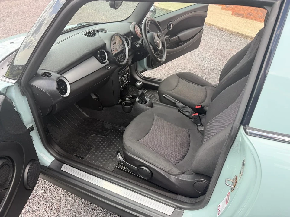 2014 Mini Clubvan 1st Gen - Image 16 of 31