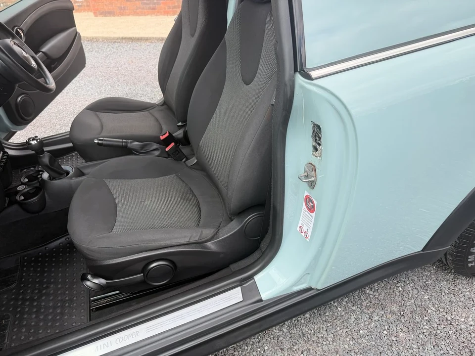 2014 Mini Clubvan 1st Gen - Image 15 of 31