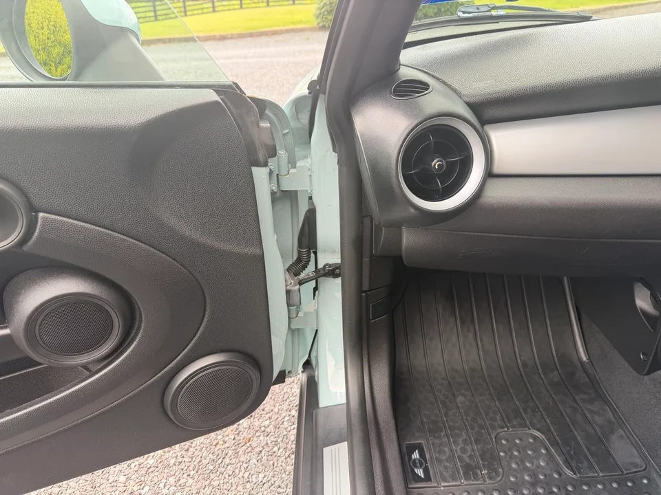 2014 Mini Clubvan 1st Gen - Image 14 of 31