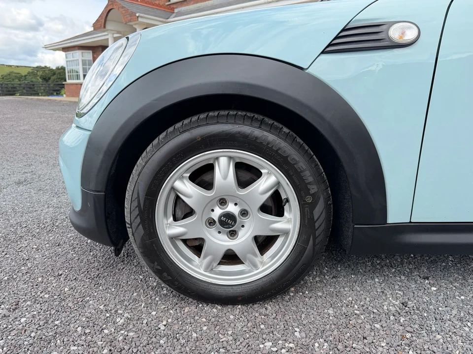 2014 Mini Clubvan 1st Gen - Image 9 of 31