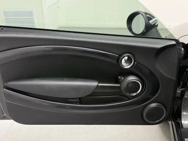 2014 Mini Coupe & Roadster - Image 15 of 31