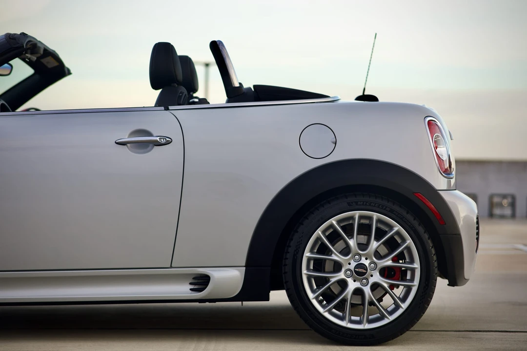 2014 Mini Coupe & Roadster - Image 18 of 31