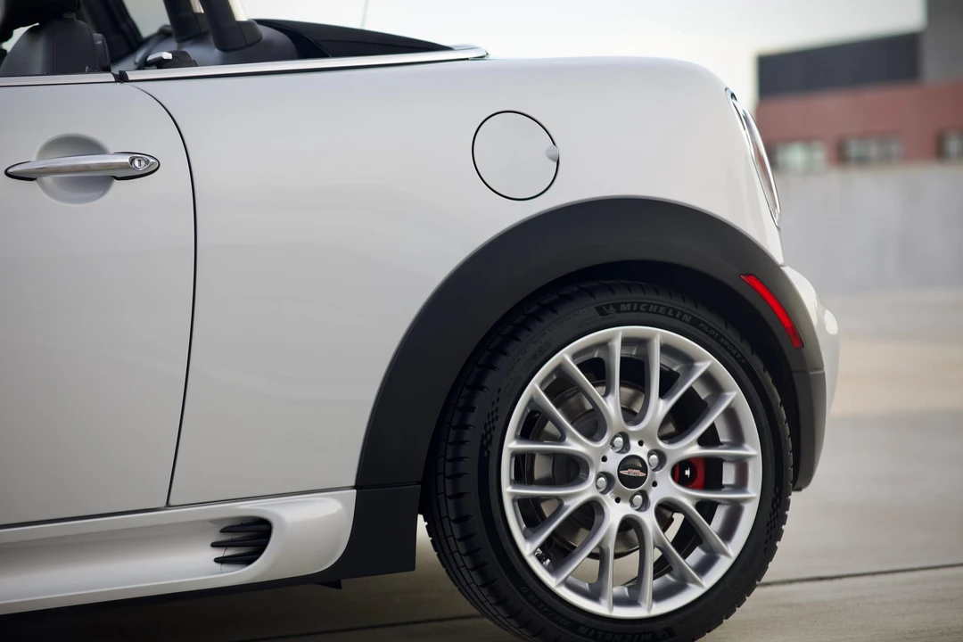 2014 Mini Coupe & Roadster - Image 19 of 31