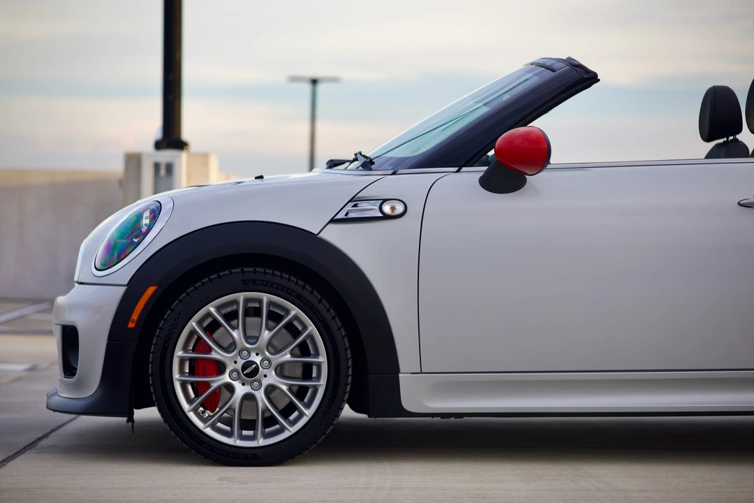 2014 Mini Coupe & Roadster - Image 17 of 31