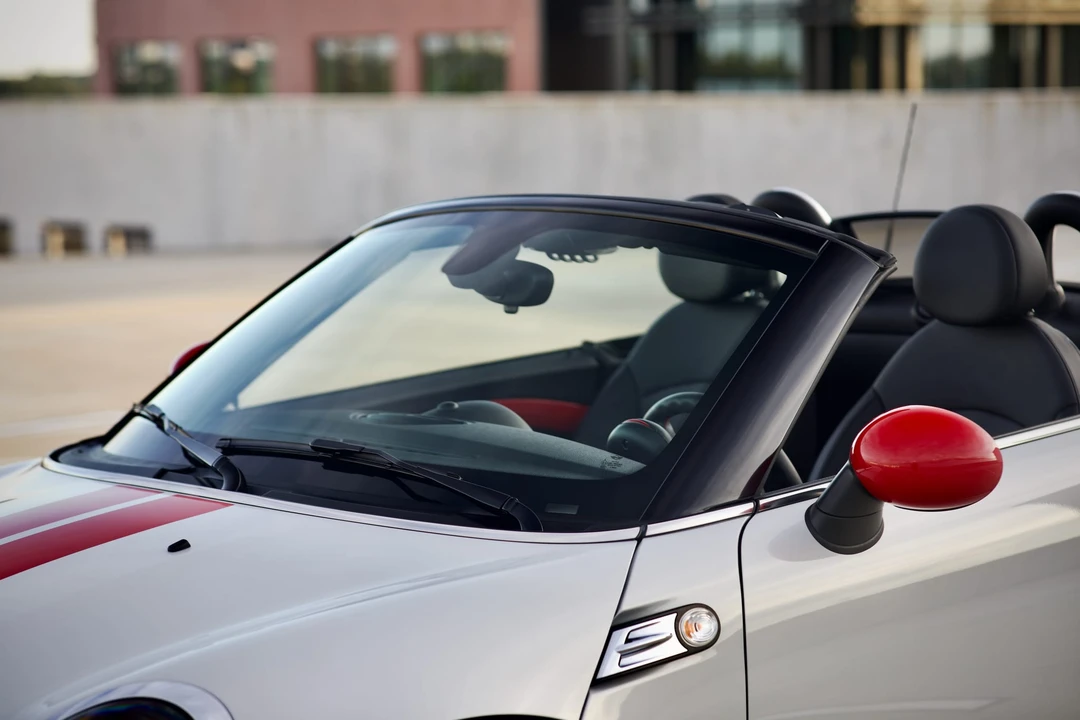 2014 Mini Coupe & Roadster - Image 28 of 31