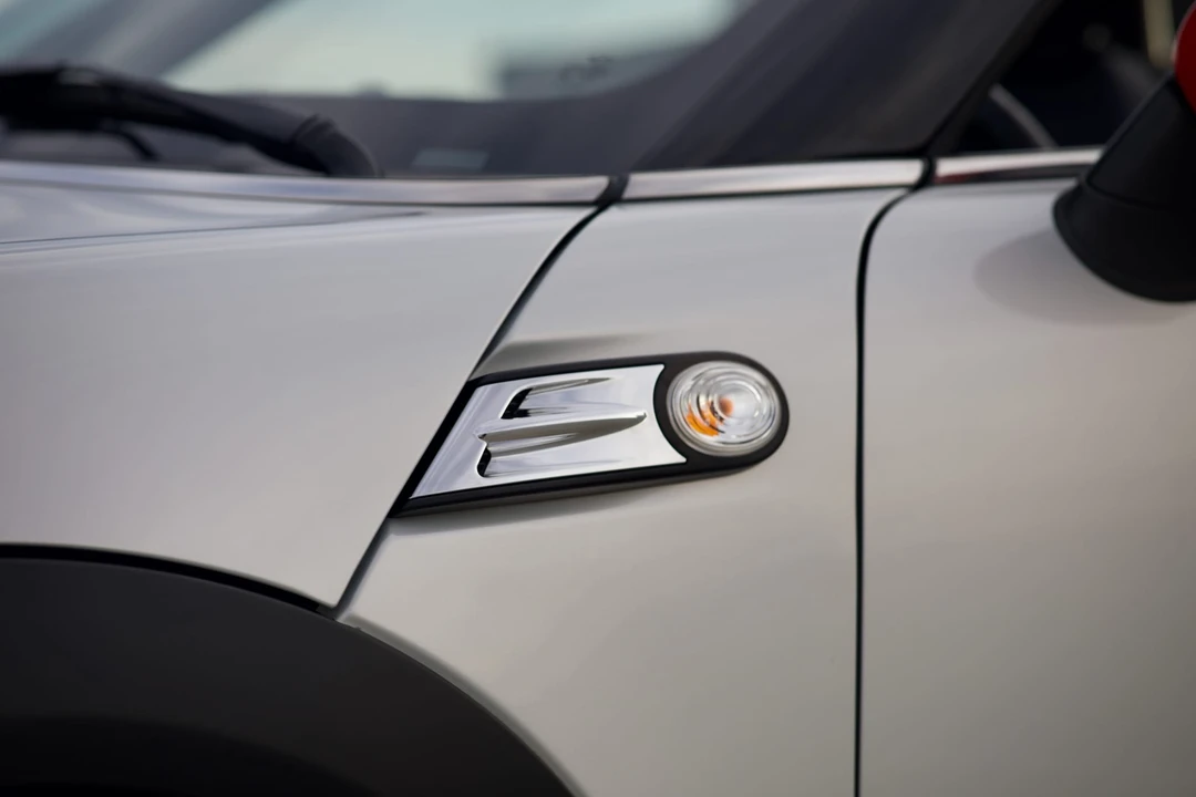 2014 Mini Coupe & Roadster - Image 30 of 31