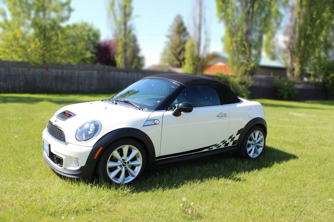 2014 Mini Coupe & Roadster - Image 12 of 31