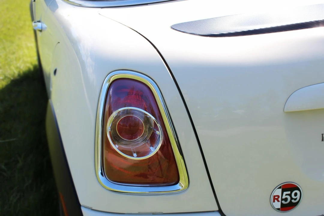 2014 Mini Coupe & Roadster - Image 29 of 31