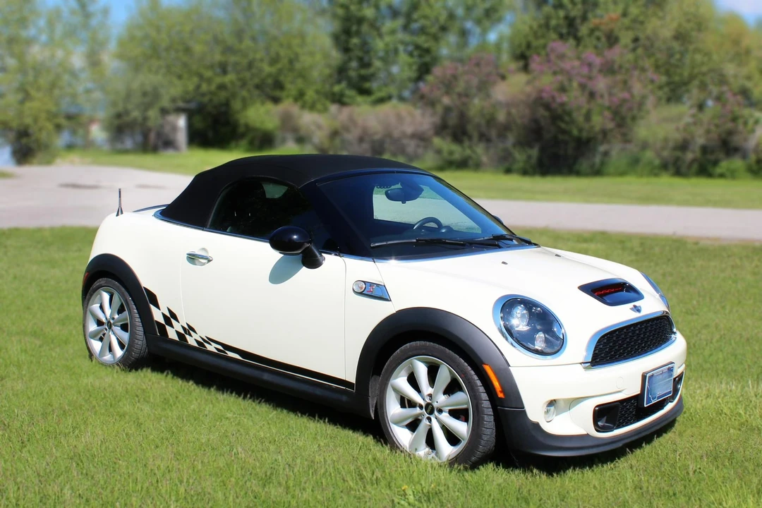 2014 Mini Coupe & Roadster - Image 20 of 31