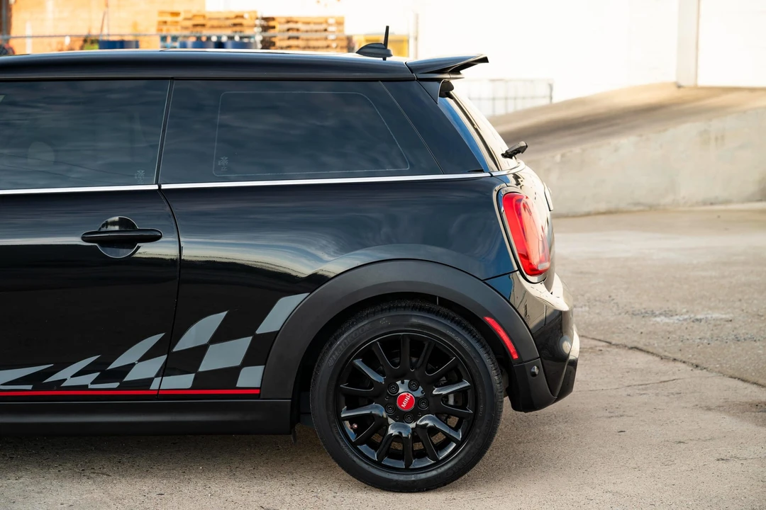 2014 Mini Mini Cooper S 3rd Gen - Image 23 of 31