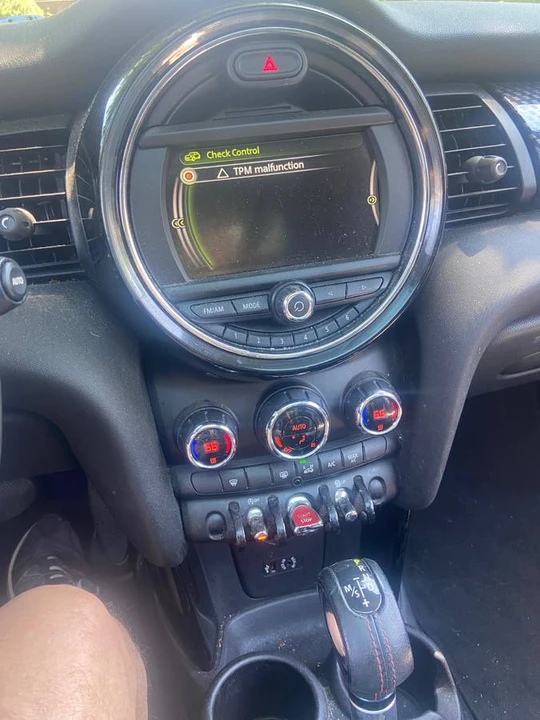 2014 Mini Mini Cooper S 3rd Gen - Image 8 of 9