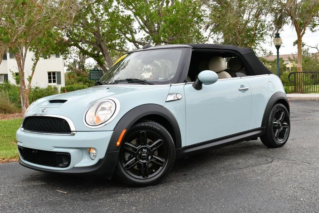 2014 Mini Mini 3rd Gen - Image 2 of 12