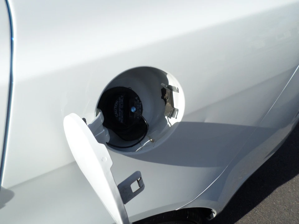 2014 Mitsubishi Lancer 10th Gen - Image 15 of 20