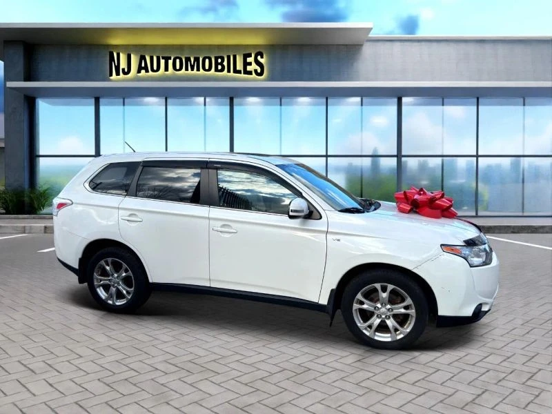 2014 Mitsubishi Outlander - Image 8 of 12