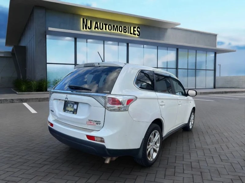 2014 Mitsubishi Outlander - Image 7 of 12