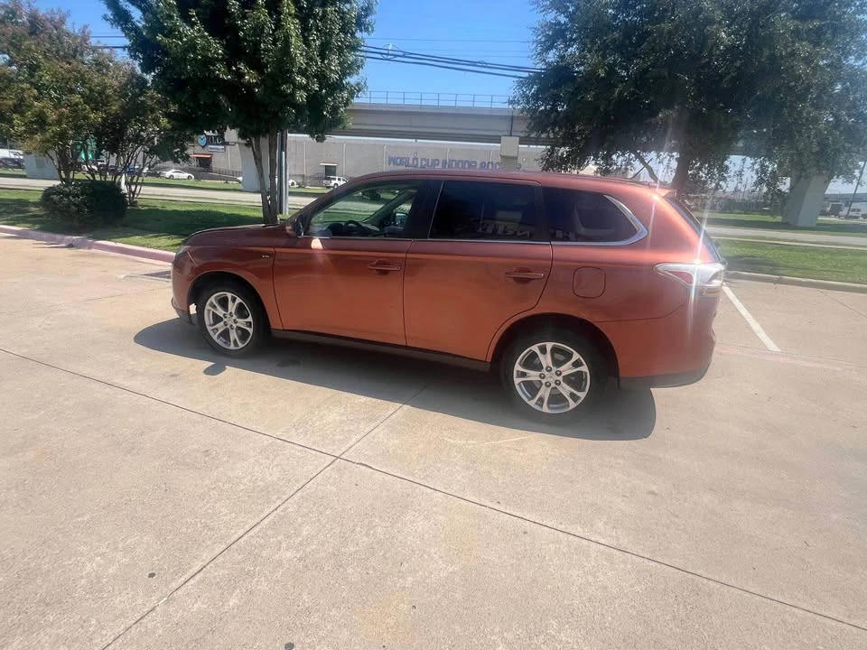 2014 Mitsubishi Outlander - Image 4 of 16