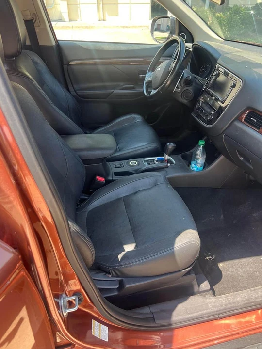 2014 Mitsubishi Outlander - Image 13 of 16