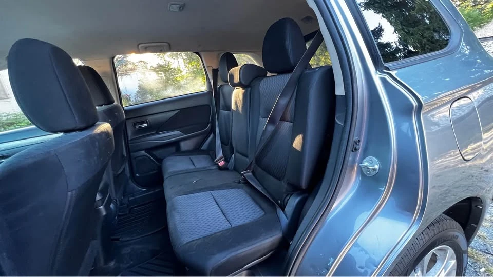 2014 Mitsubishi Outlander - Image 7 of 13