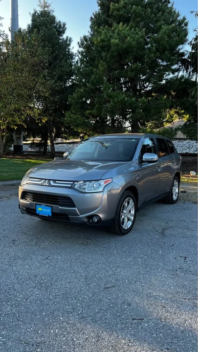 2014 Mitsubishi Outlander - Image 3 of 13
