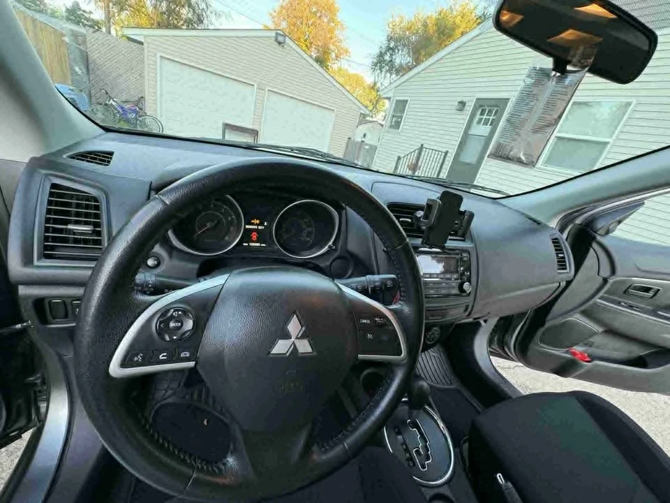 2014 Mitsubishi Outlander - Image 12 of 13
