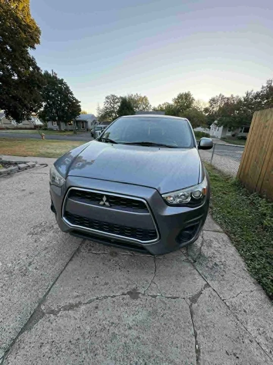 2014 Mitsubishi Outlander - Image 4 of 13