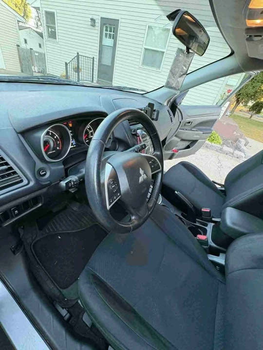 2014 Mitsubishi Outlander - Image 8 of 13