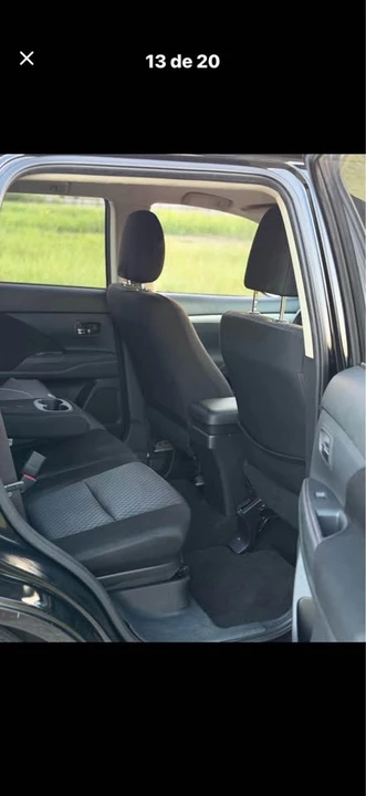 2014 Mitsubishi Outlander - Image 12 of 17