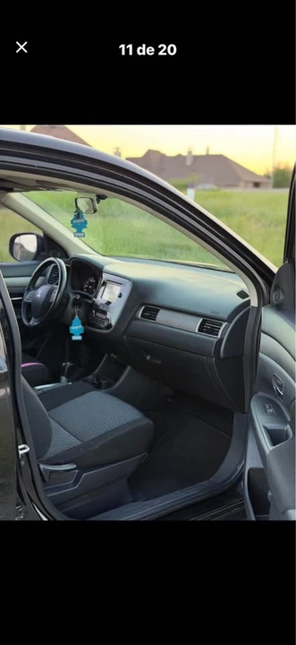 2014 Mitsubishi Outlander - Image 10 of 17