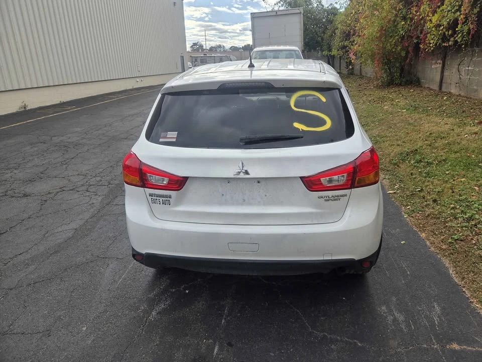 2014 Mitsubishi Outlander Sport - Image 4 of 10