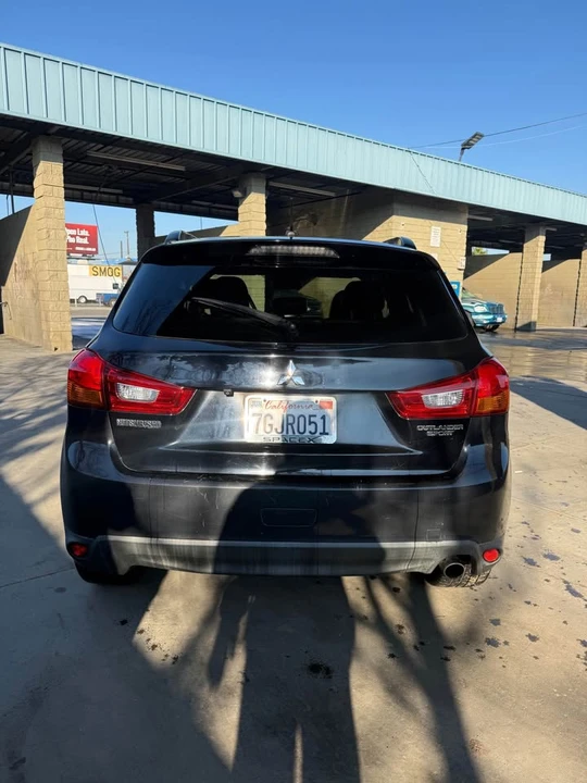 2014 Mitsubishi Outlander Sport - Image 6 of 17