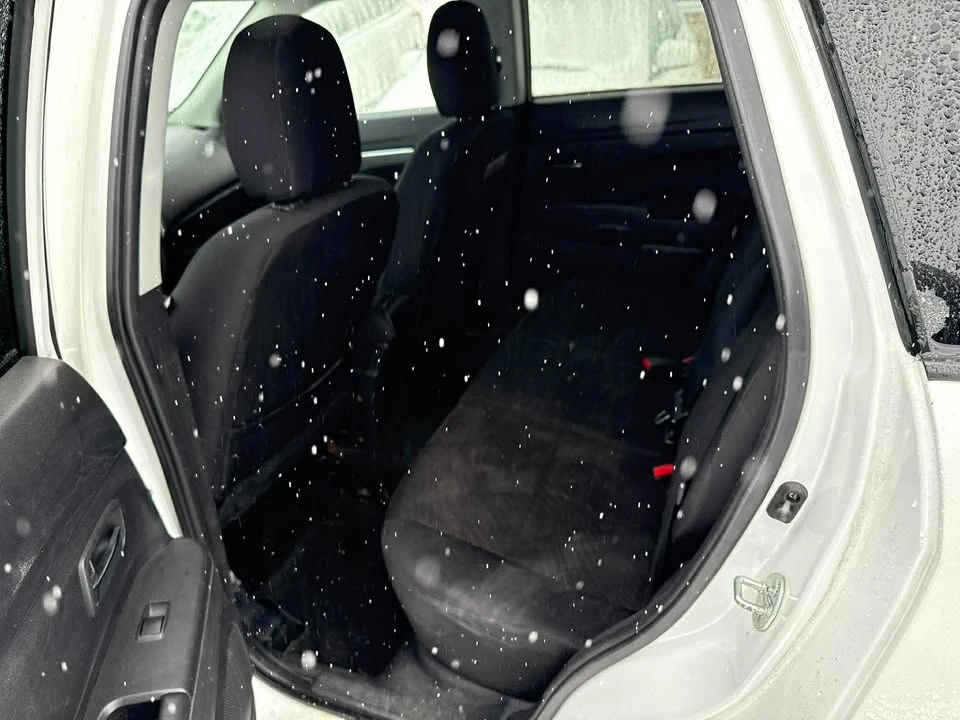 2014 Mitsubishi RVR - Image 10 of 16