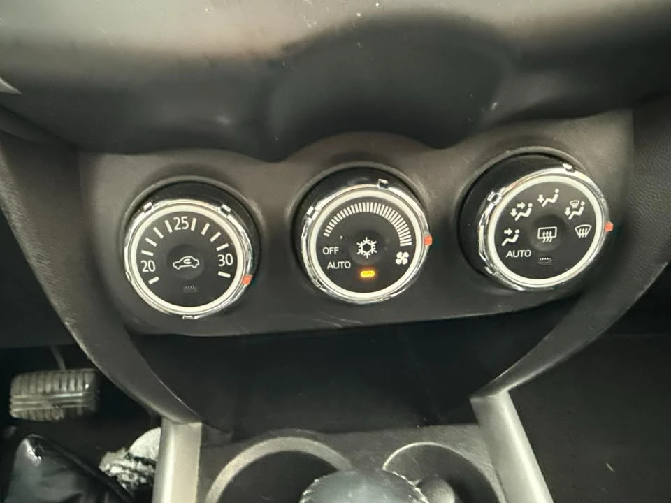 2014 Mitsubishi RVR - Image 14 of 16
