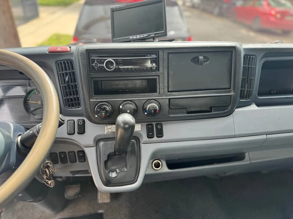 2014 Mitsubishi Fuso Canter 8th Gen - Image 14 of 20