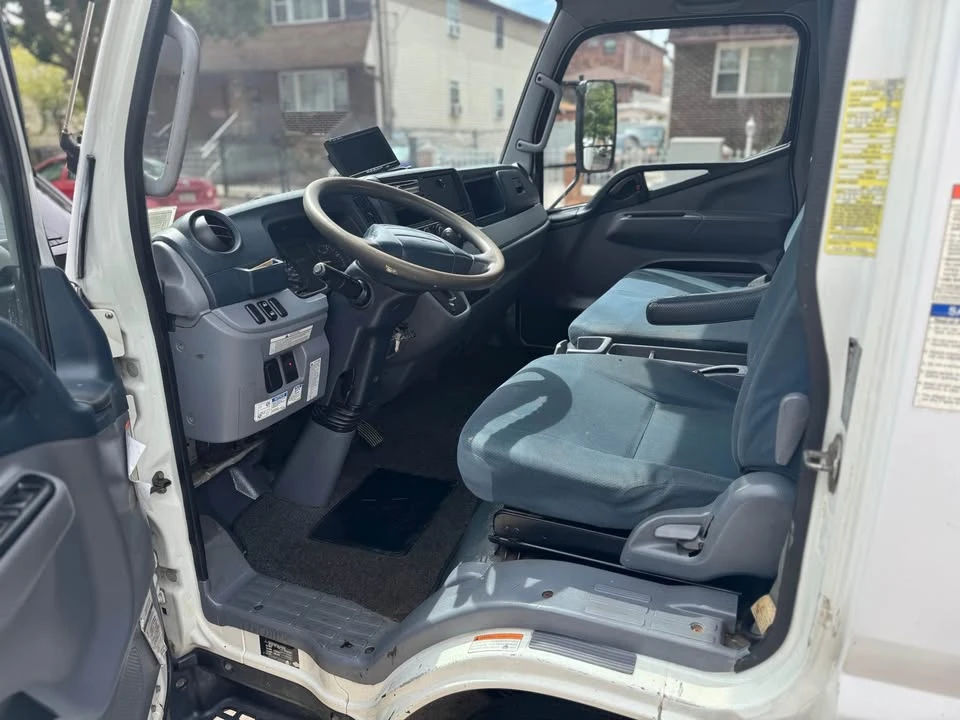 2014 Mitsubishi Fuso Canter 8th Gen - Image 11 of 20