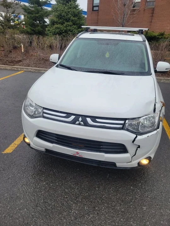 2014 Mitsubishi Outlander - Image 4 of 10