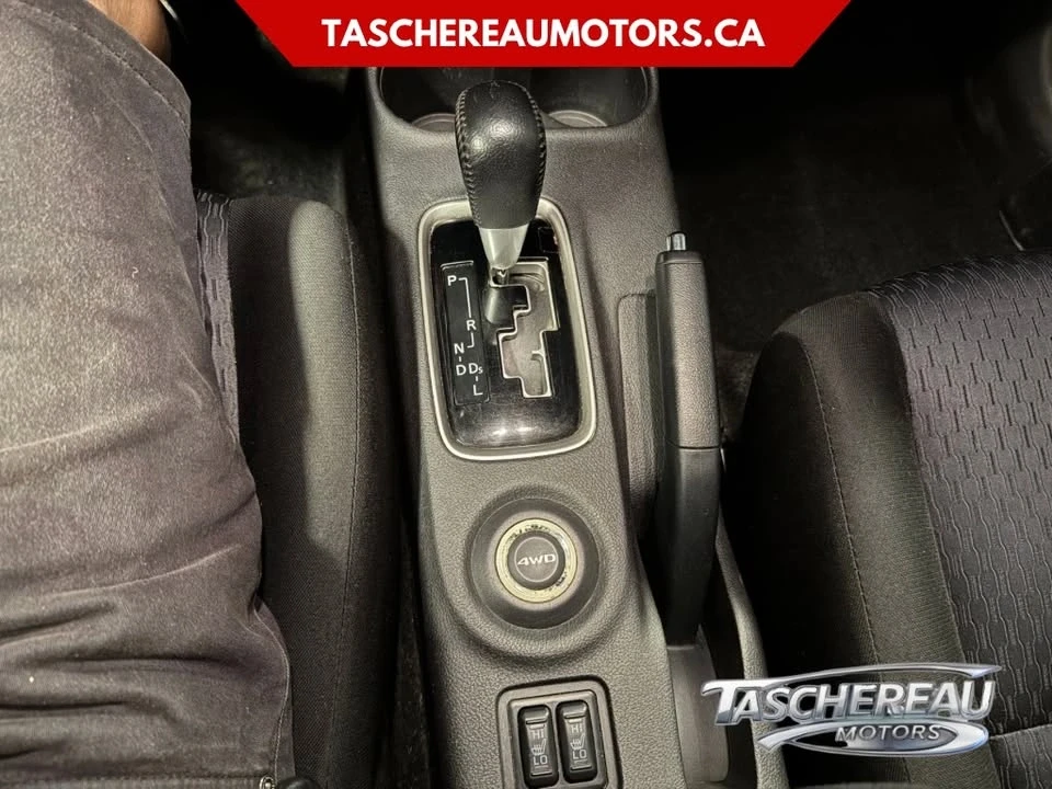 2014 Mitsubishi Outlander - Image 10 of 12