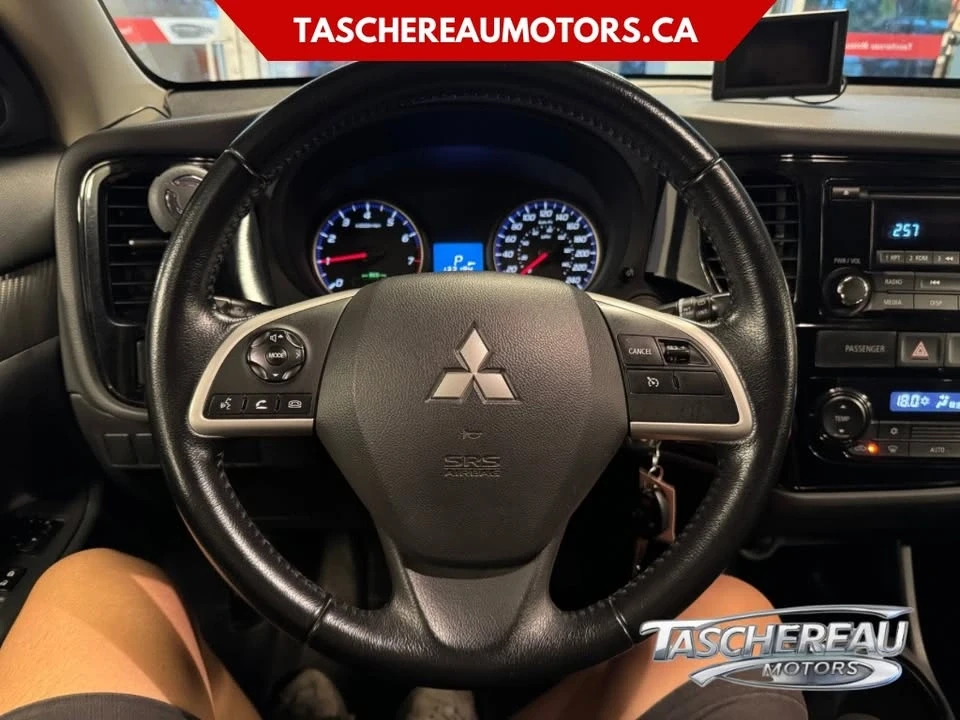 2014 Mitsubishi Outlander - Image 8 of 12