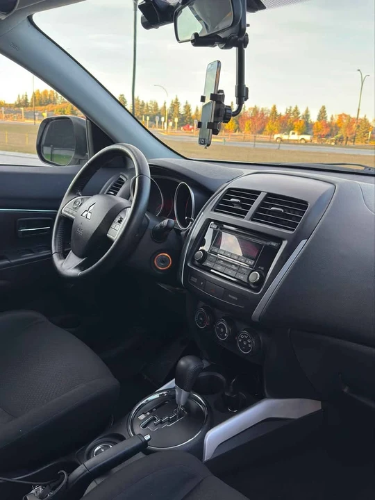 2014 Mitsubishi Outlander - Image 8 of 14