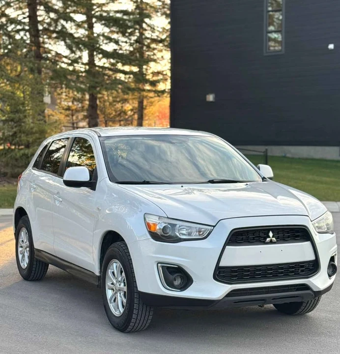 2014 Mitsubishi Outlander - Image 3 of 14