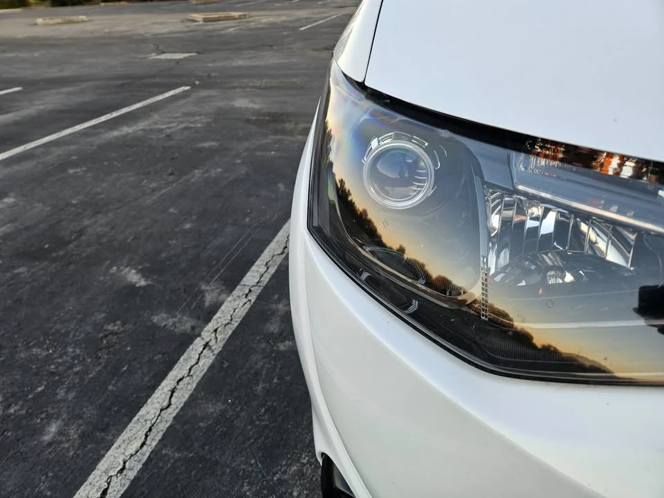 2014 Mitsubishi Outlander - Image 14 of 18