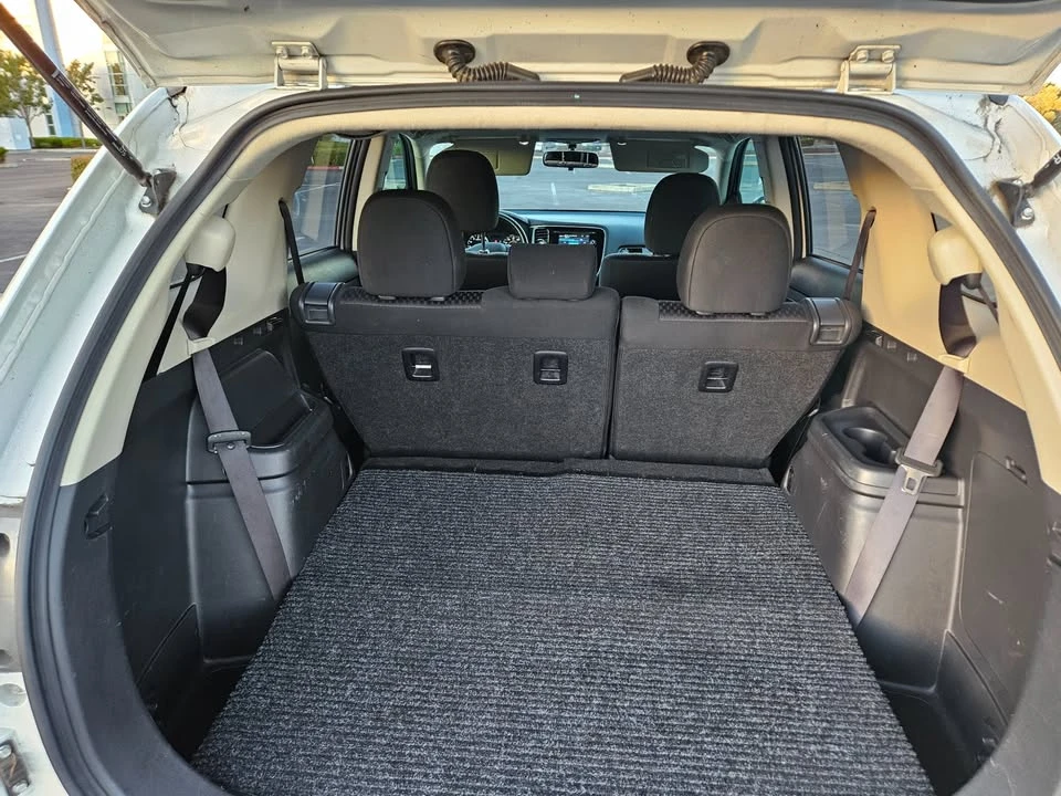 2014 Mitsubishi Outlander - Image 11 of 18