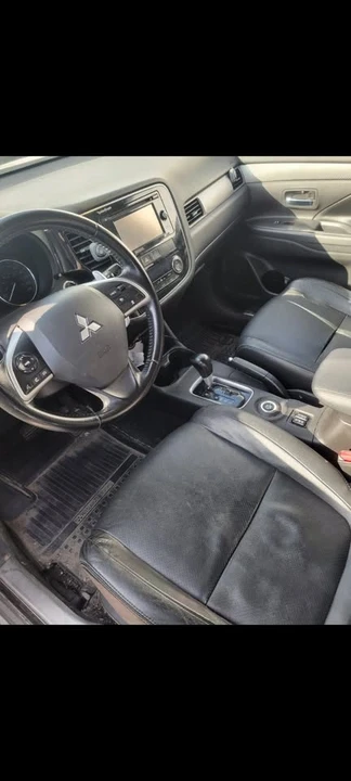 2014 Mitsubishi Outlander - Image 10 of 10