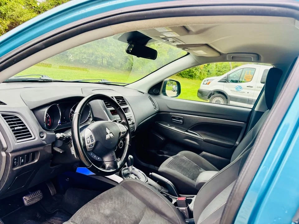 2014 Mitsubishi Outlander - Image 9 of 18