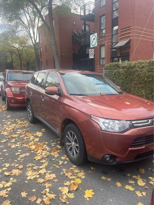 2014 Mitsubishi Outlander - Image 2 of 7
