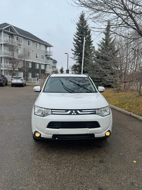 2014 Mitsubishi Outlander - Image 4 of 6