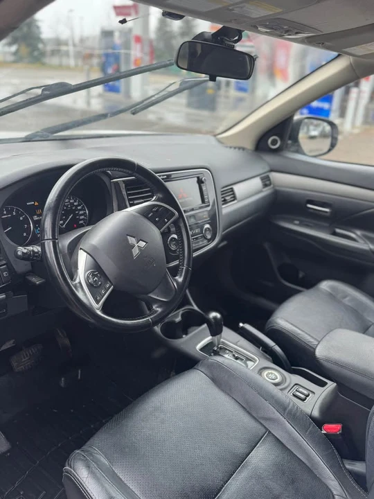 2014 Mitsubishi Outlander - Image 6 of 6