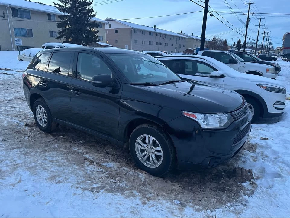2014 Mitsubishi Outlander - Image 5 of 15
