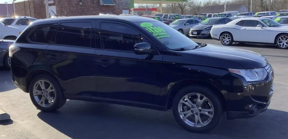2014 Mitsubishi Outlander - Image 4 of 8